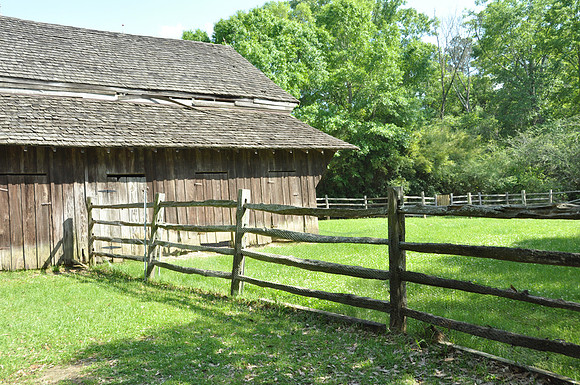 Oakley Plantation Barnyard